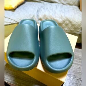 Blue (onyx) Yeezy Slides - M8/W7